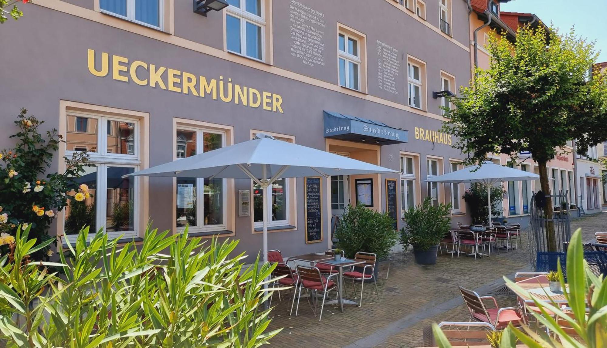 Hotel Am Markt & Brauhaus Stadtkrug Ueckermünde Esterno foto