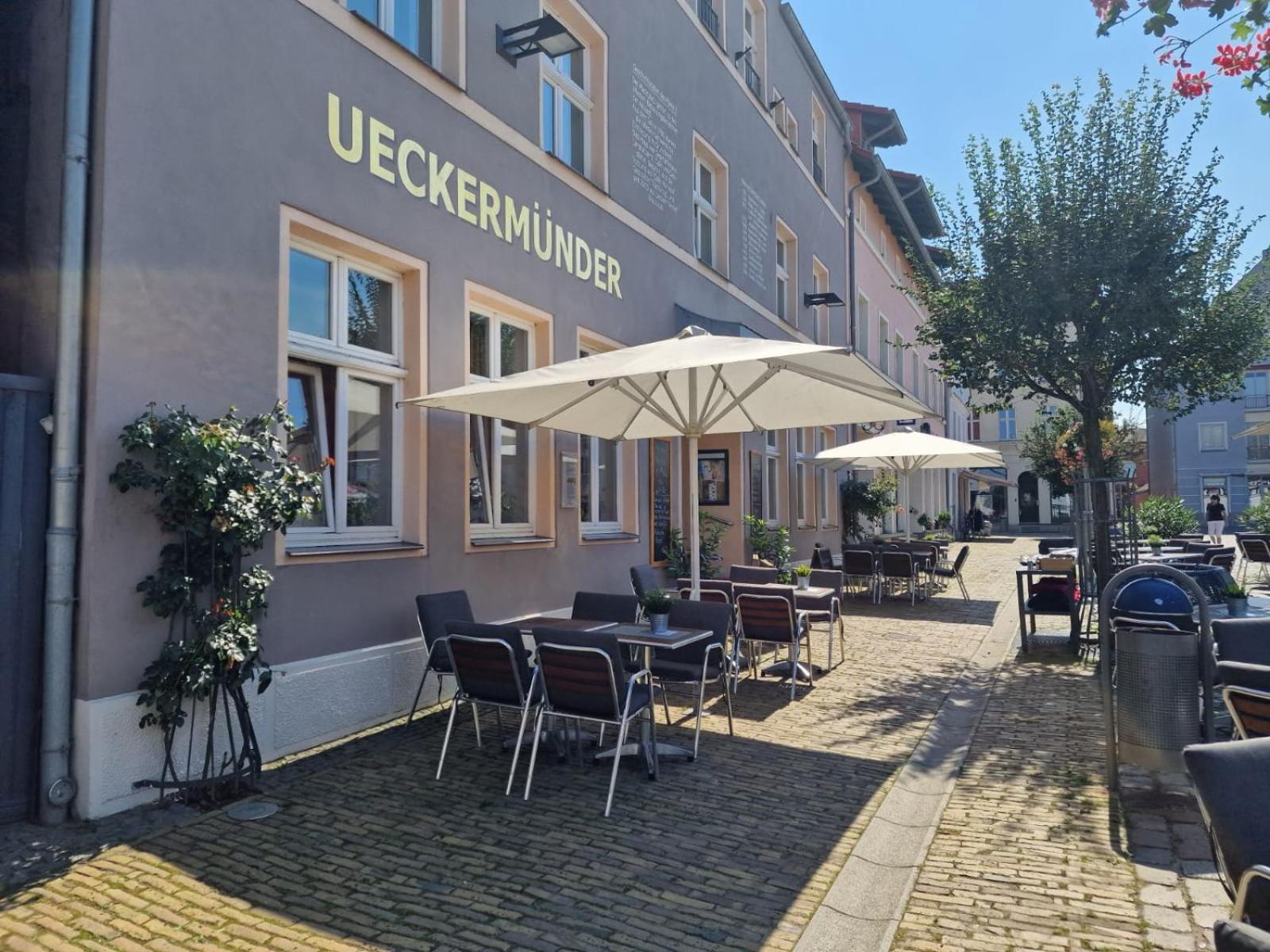 Hotel Am Markt & Brauhaus Stadtkrug Ueckermünde Esterno foto