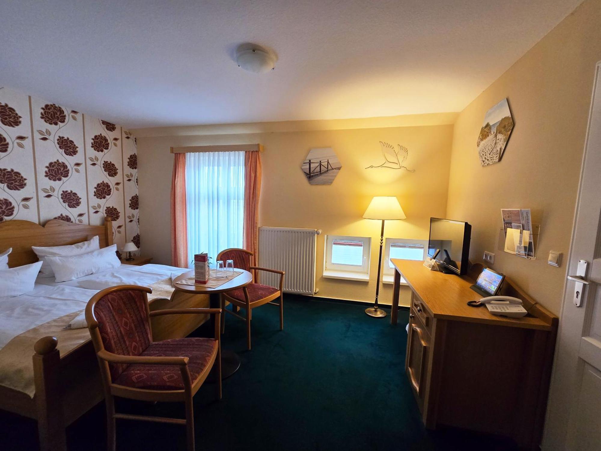 Hotel Am Markt & Brauhaus Stadtkrug Ueckermünde Esterno foto