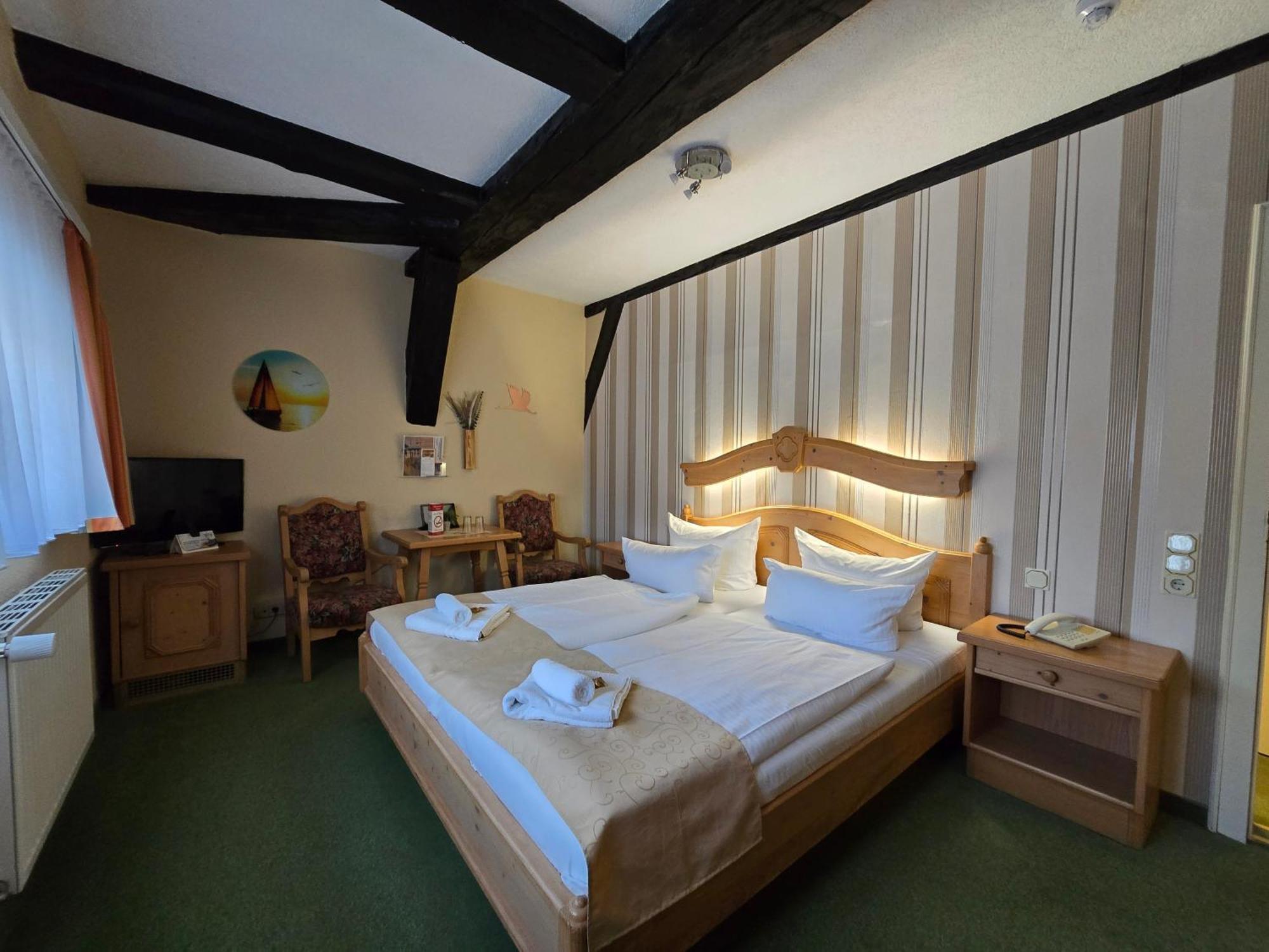 Hotel Am Markt & Brauhaus Stadtkrug Ueckermünde Esterno foto